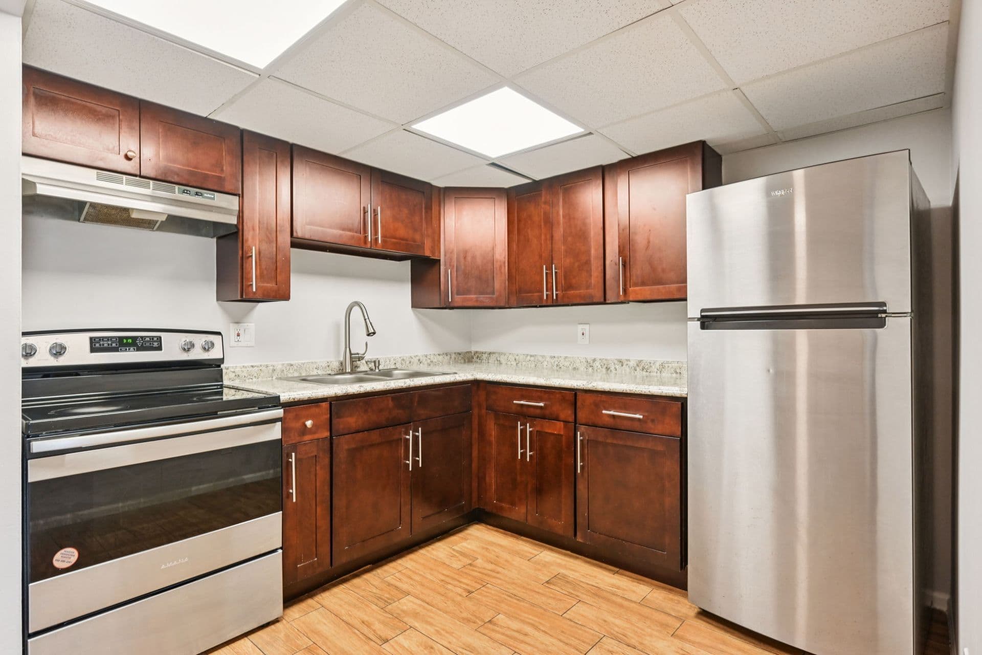 Montgomery Apartment: 800-834 Victoria Dr