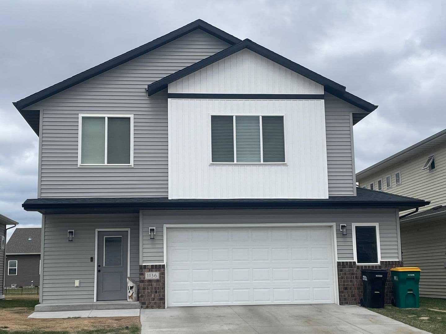 West Fargo House: 1136 27th Ave W