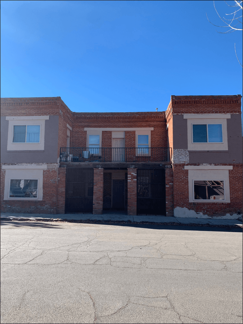 Williams Apartment: 116 S 2nd St