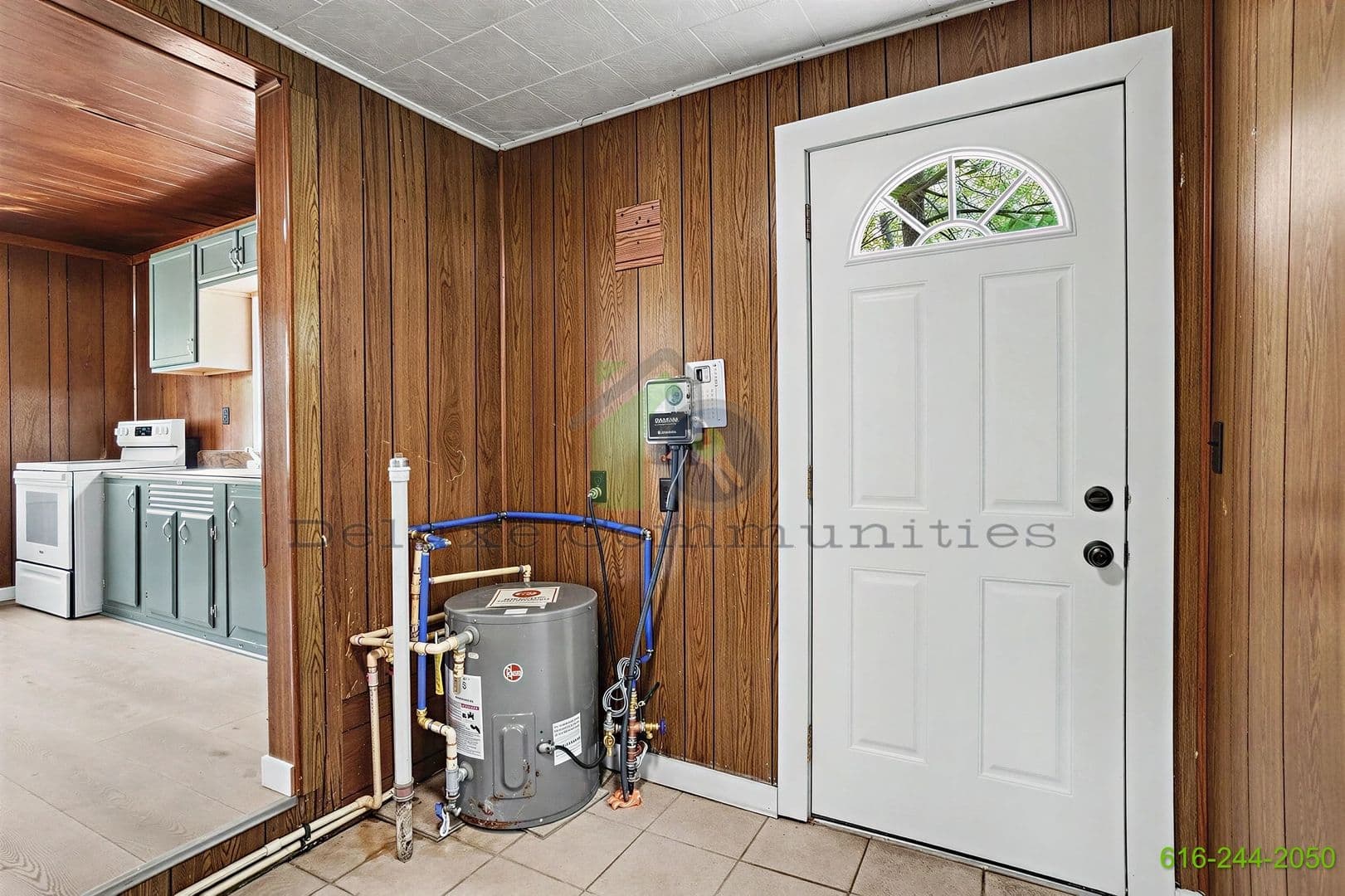 Allegan House: 4206 S Shore Dr