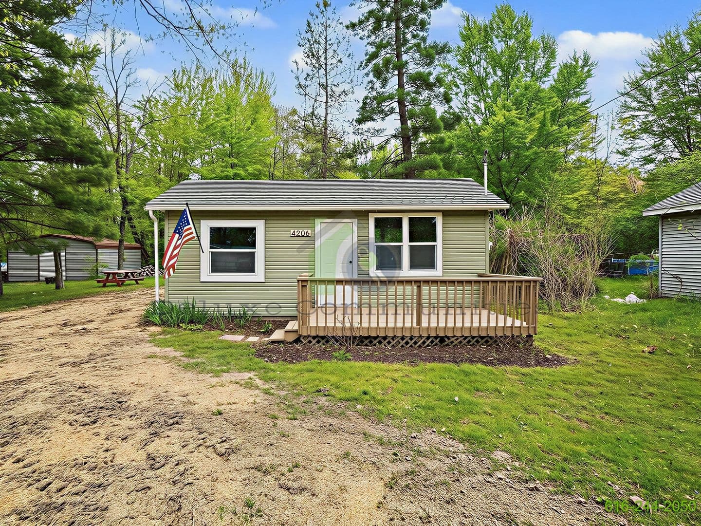 Allegan House: 4206 S Shore Dr