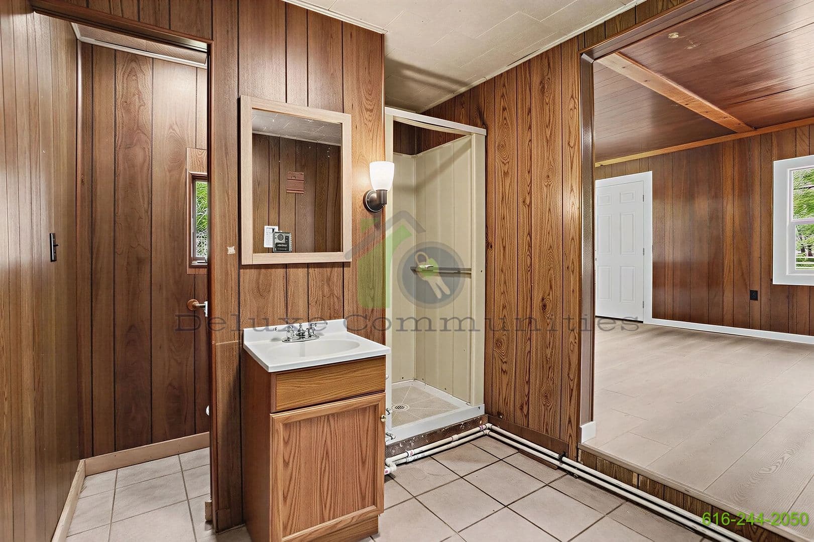 Allegan House: 4206 S Shore Dr