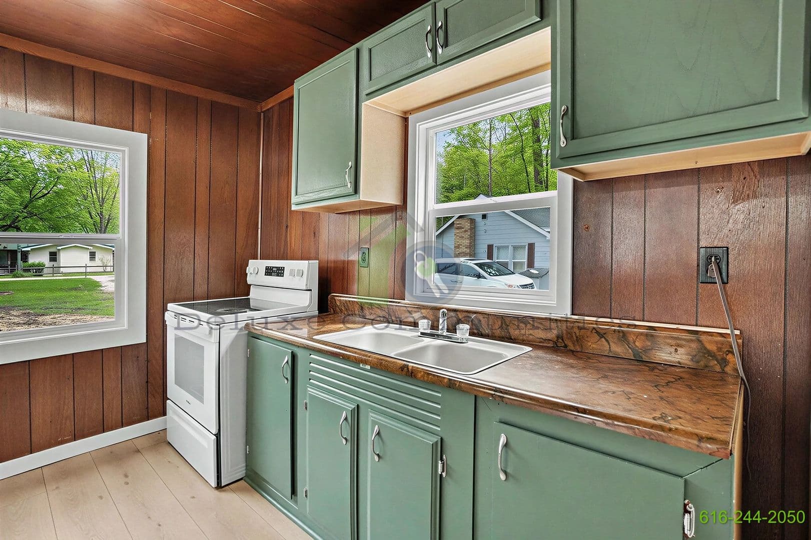 Allegan House: 4206 S Shore Dr