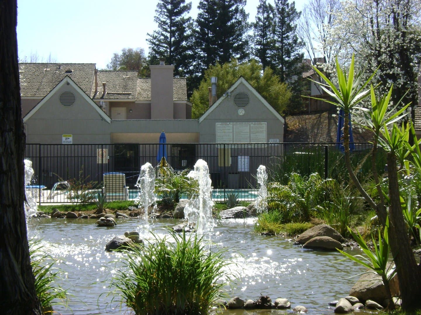 Bakersfield Apartment: 6100 Tudor Way