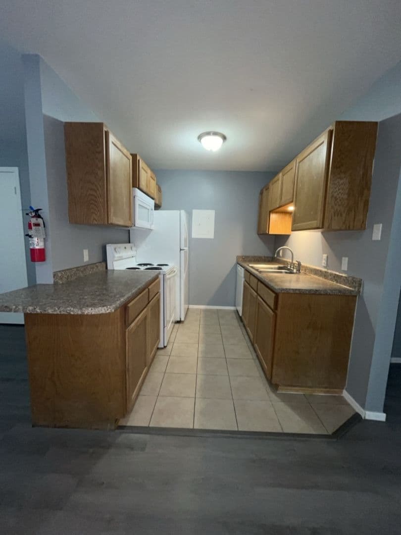 San Angelo Apartment: 1707-1717 Greenwood St