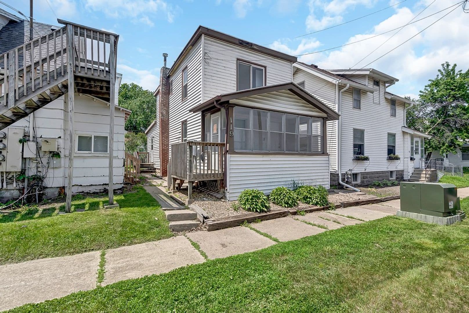 Cedar Falls House: 119 Tremont St