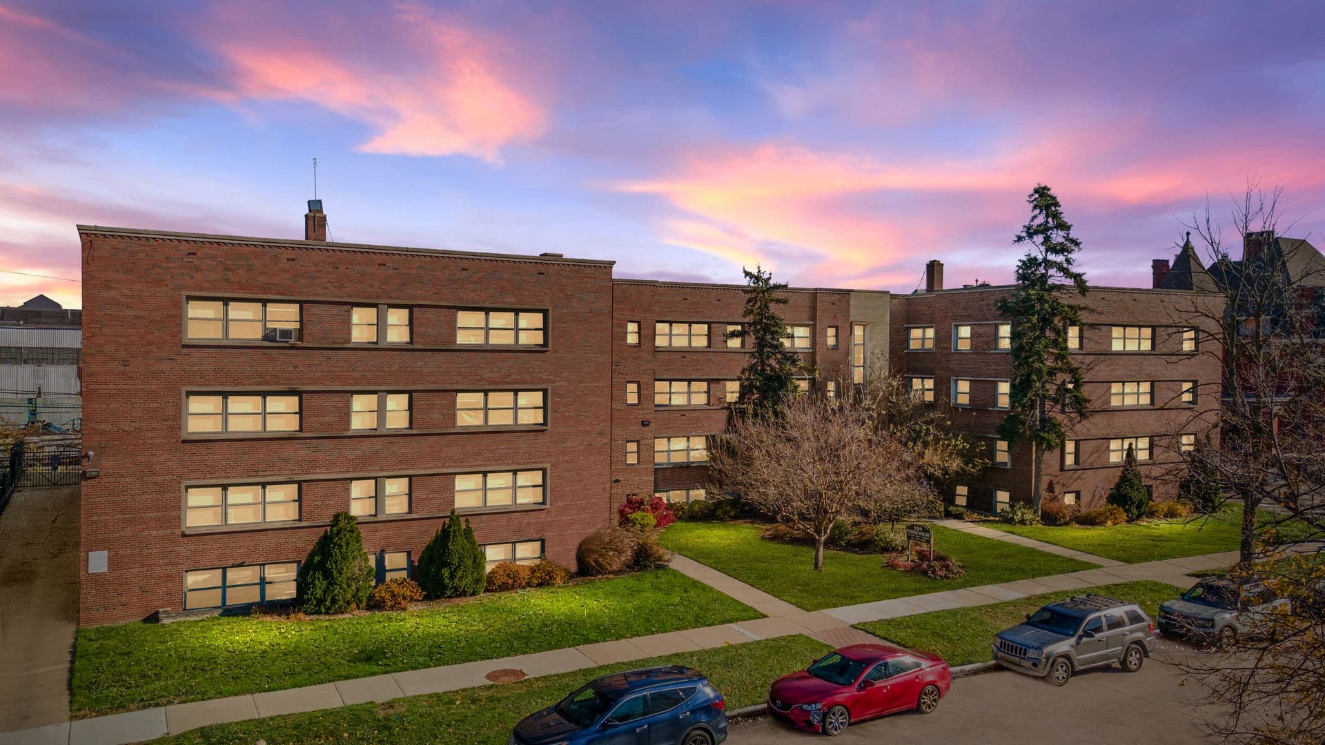 Detroit Apartment: 550 Parkview