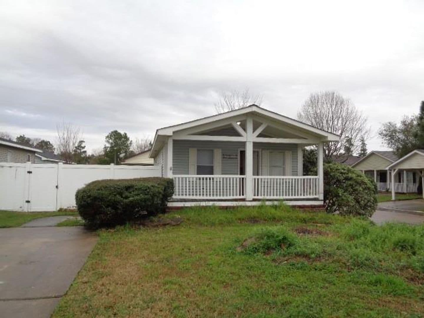 Tomball House: 10002 Sugarvine Lane