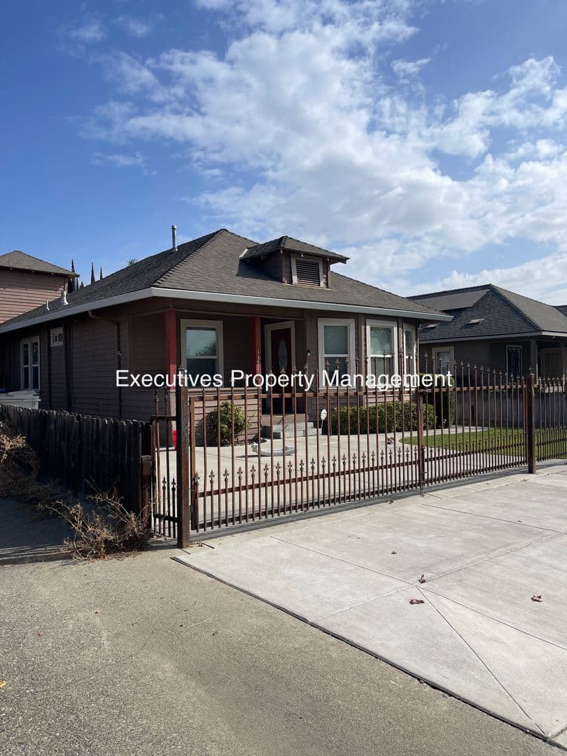 Atwater House: 1351 Cedar Ave