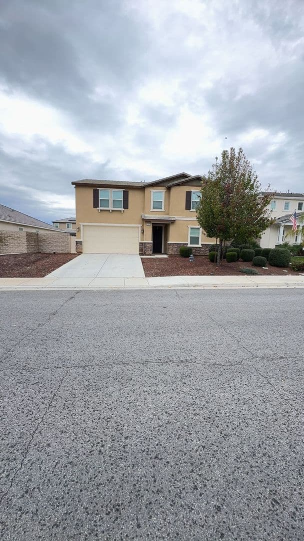 Menifee House: 31565 Tudor Ct