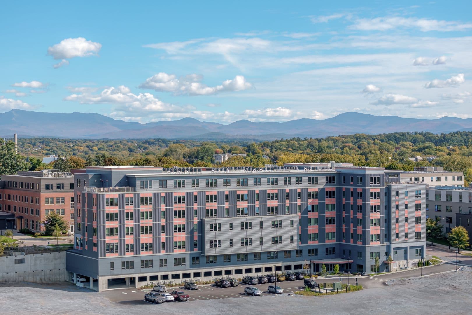 Burlington Apartment: 70 Cambrian Way
