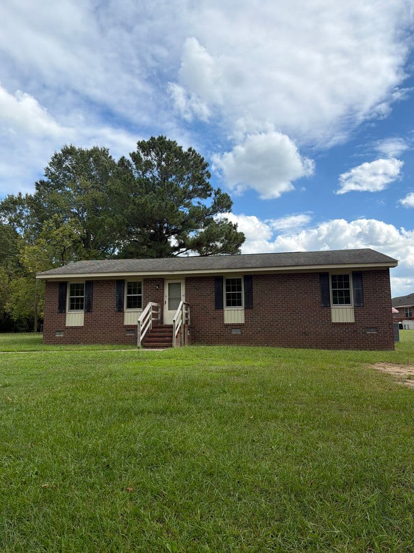 Rocky Mount House: 1721 Azalea Street