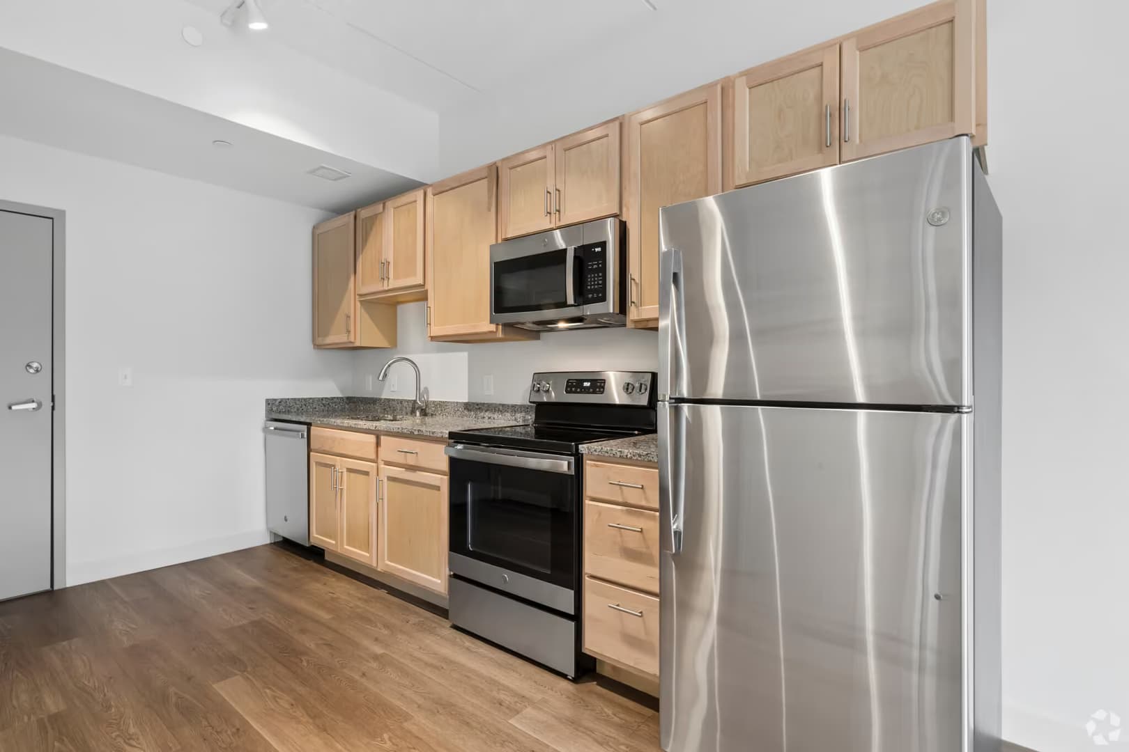 Grand Rapids Apartment: 1359 Plainfield Ave NE