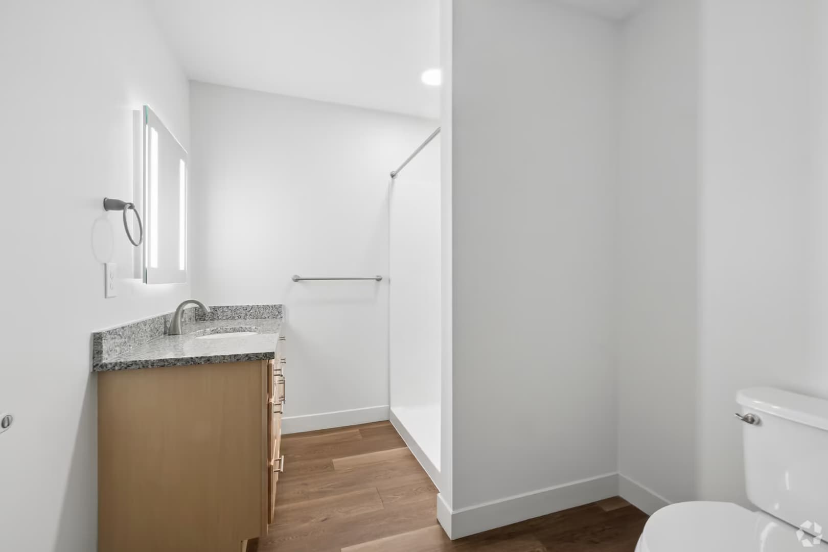 Grand Rapids Apartment: 1359 Plainfield Ave NE