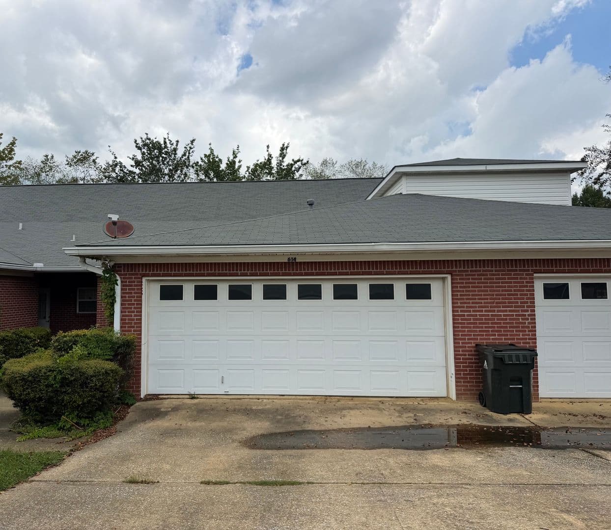 Auburn House: 614 E. Thach Avenue
