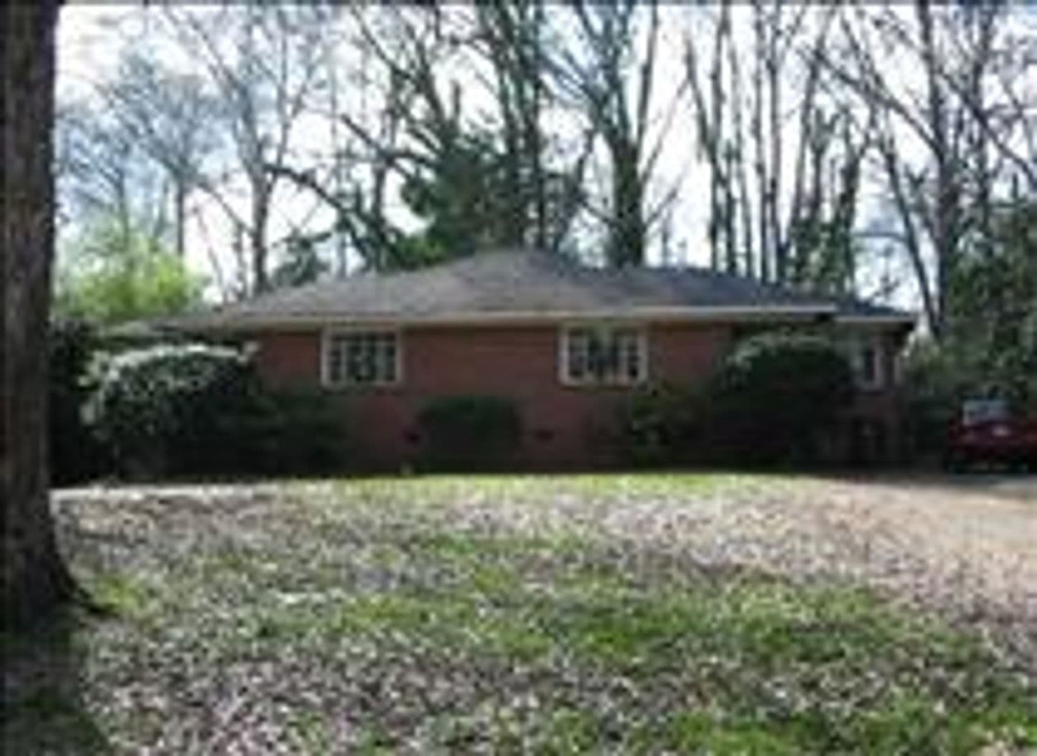 Auburn House: 234 W. Chewacla Dr.