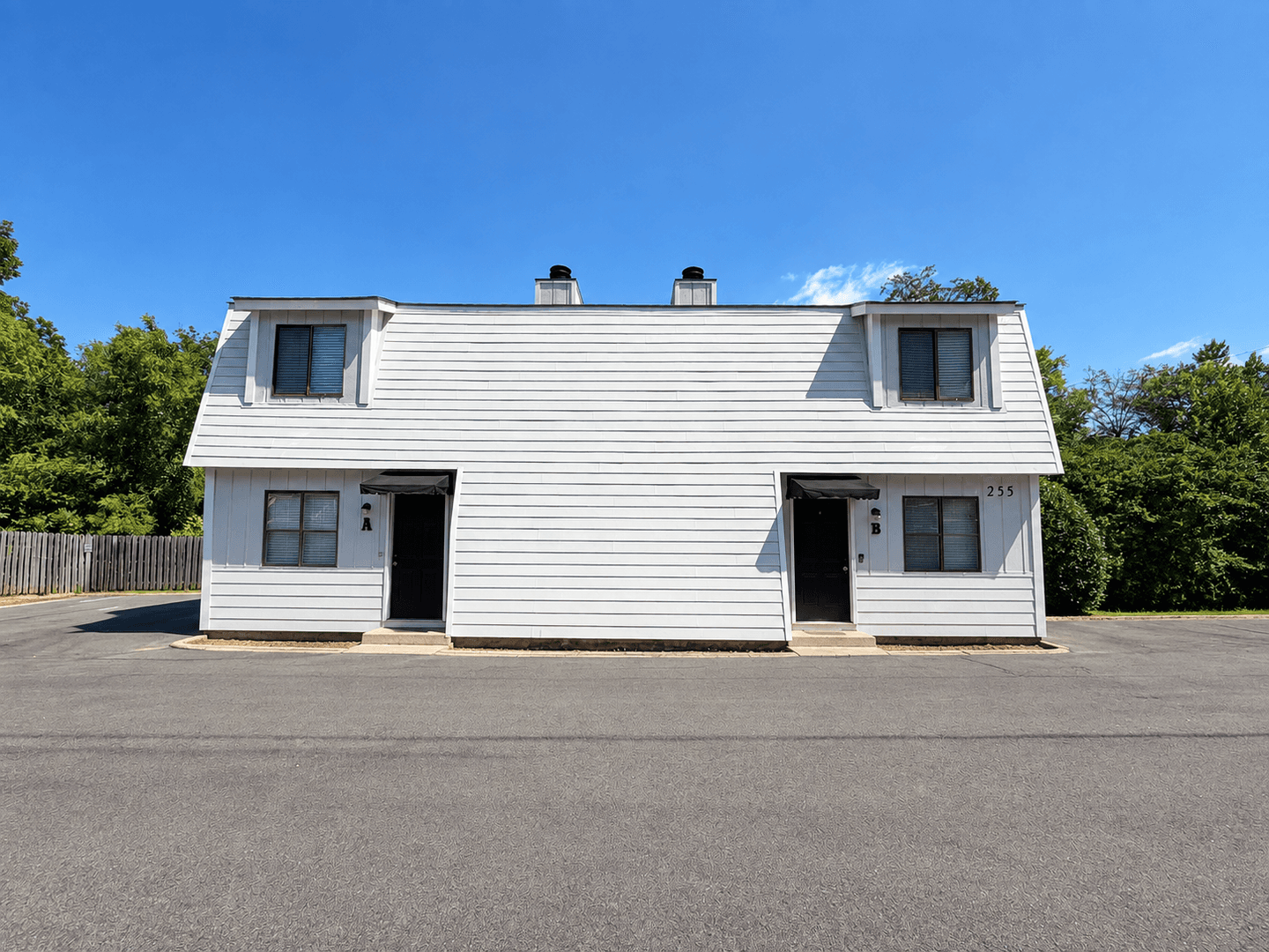 Auburn Apartment: 255 E. Glenn Ave., Unit A