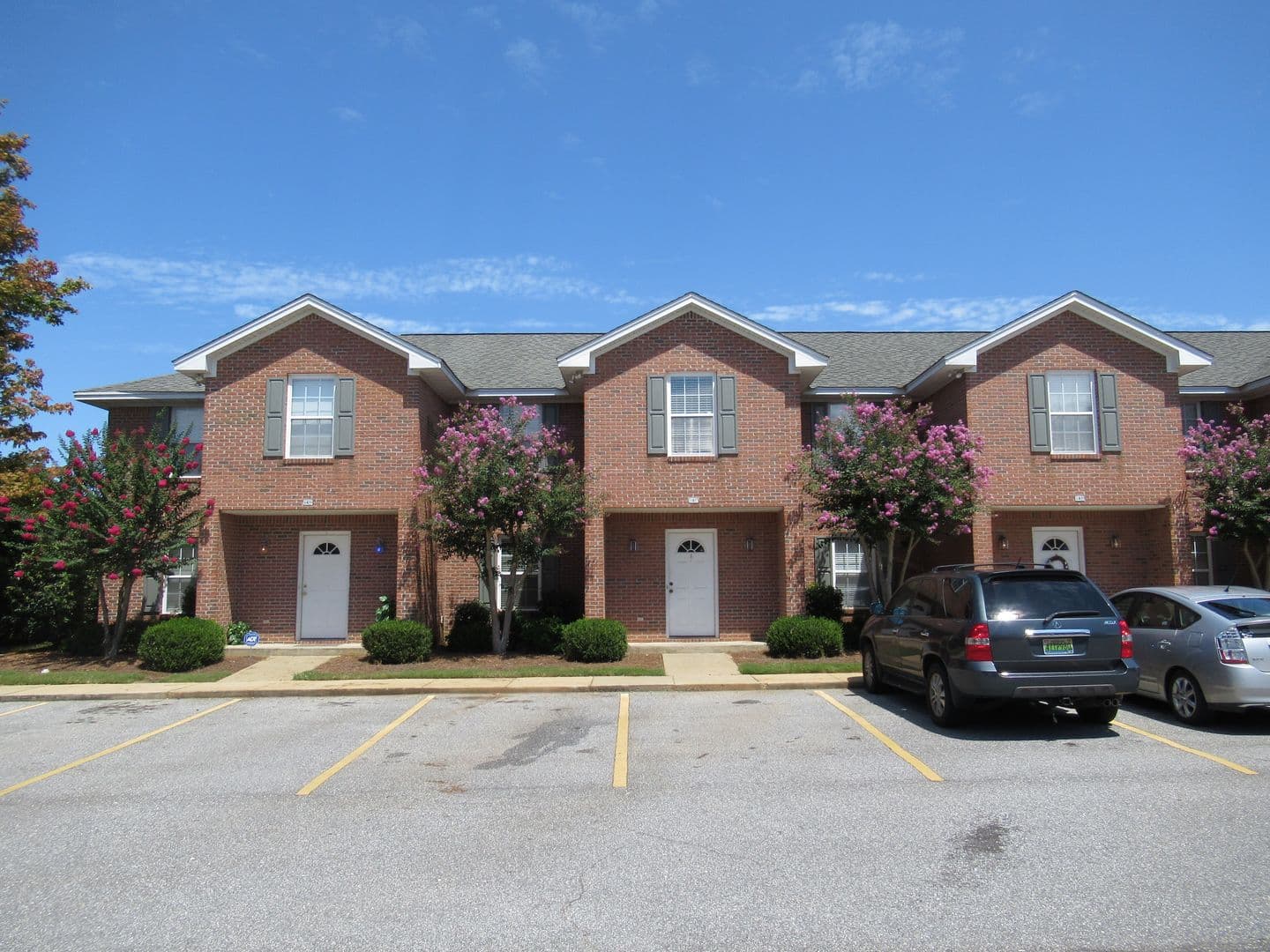 Auburn Apartment: 1477 N. Donahue Dr.