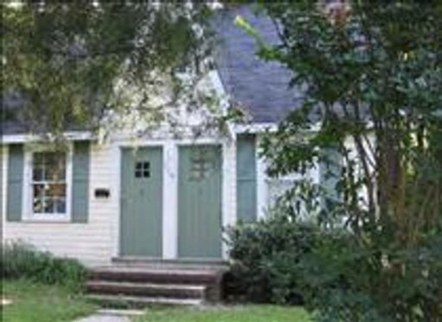 Auburn House: 222 Cook Street, up