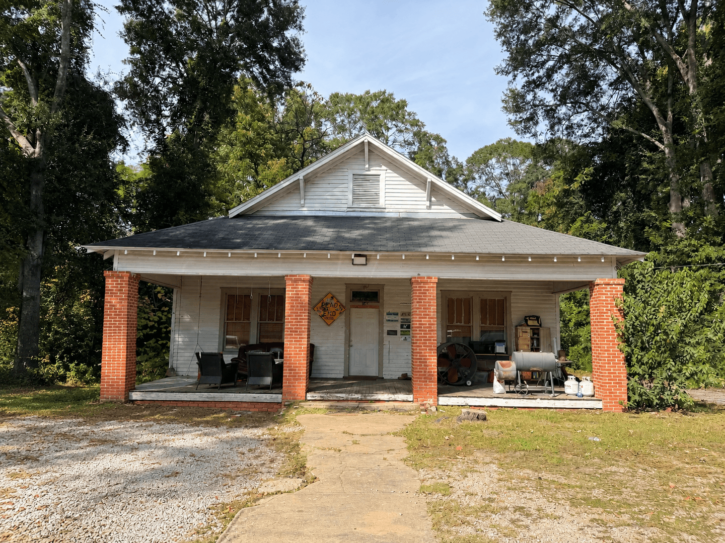 Auburn House: 146 Bragg Avenue