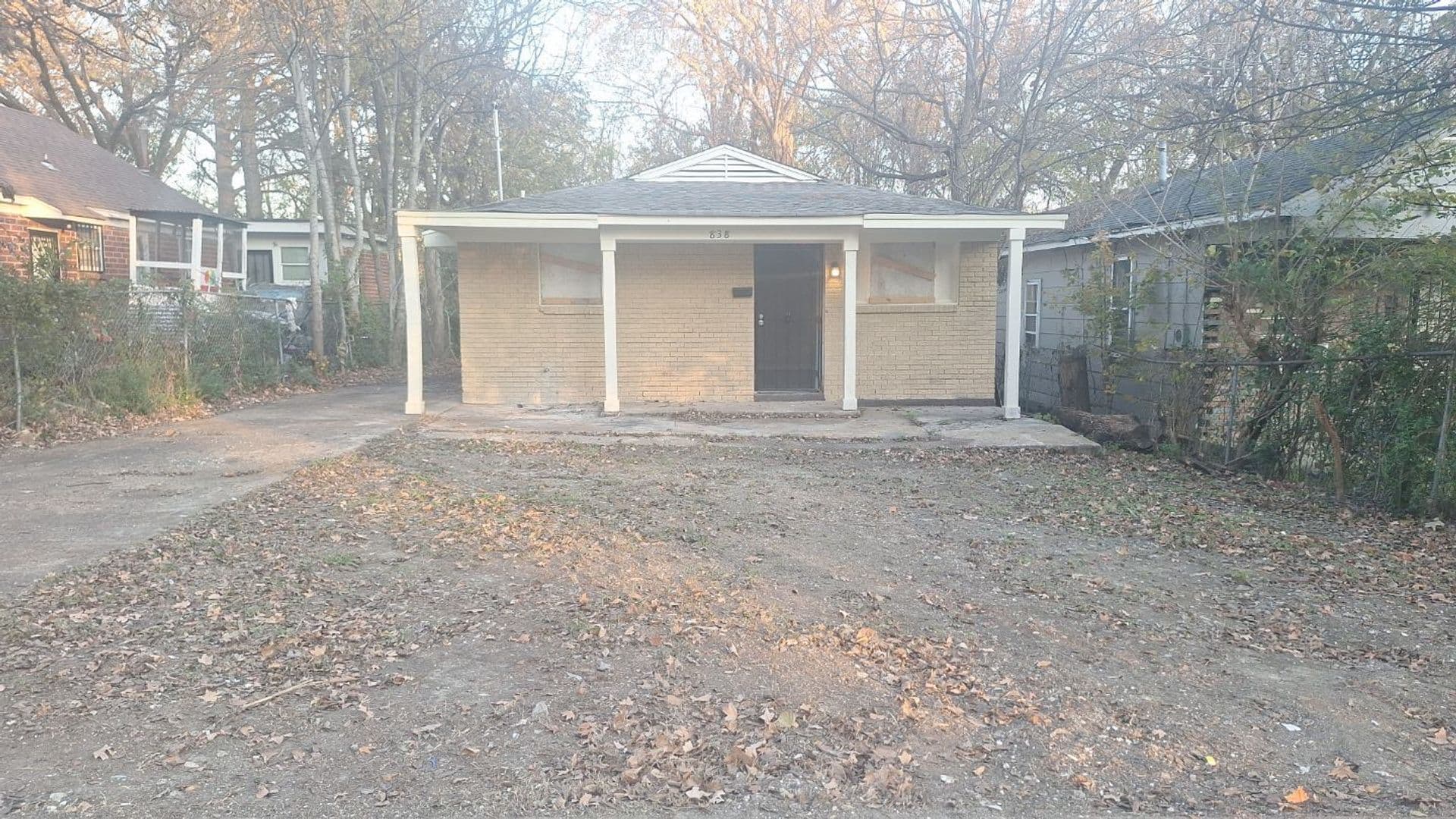 memphis House: 838 Crockett ST