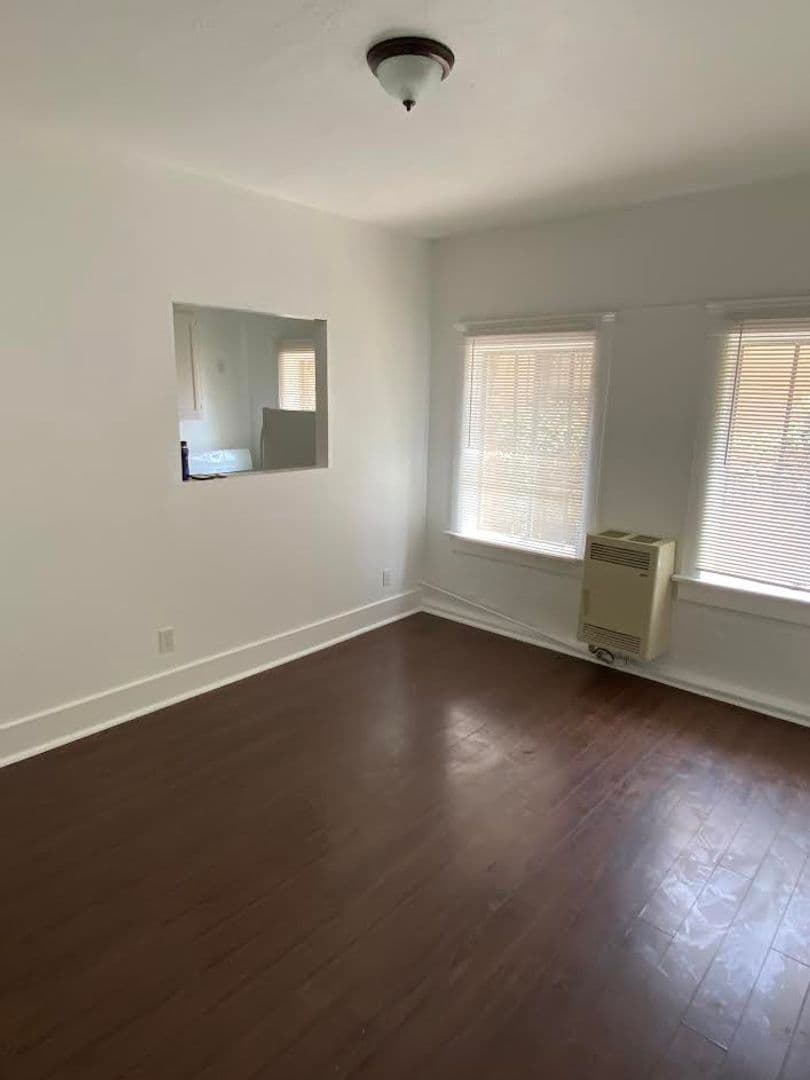 Los Angeles Apartment: 1628 West 12th St.