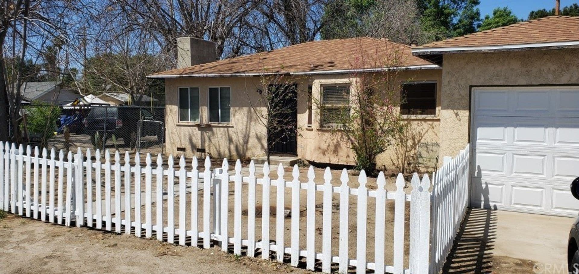 Hemet House: 44108 State Hwy 74