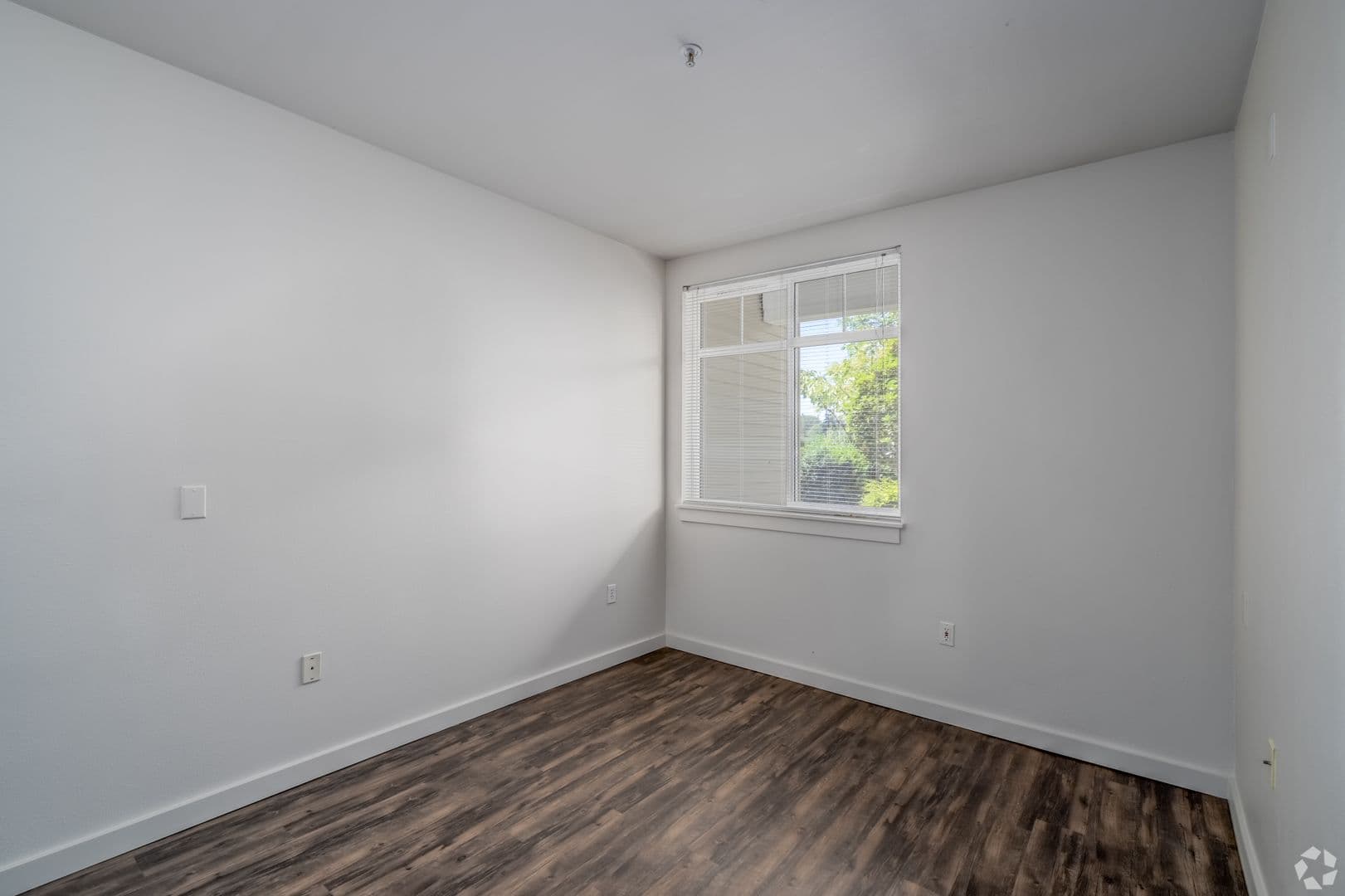 Seattle Apartment: 431 NW 100th Place