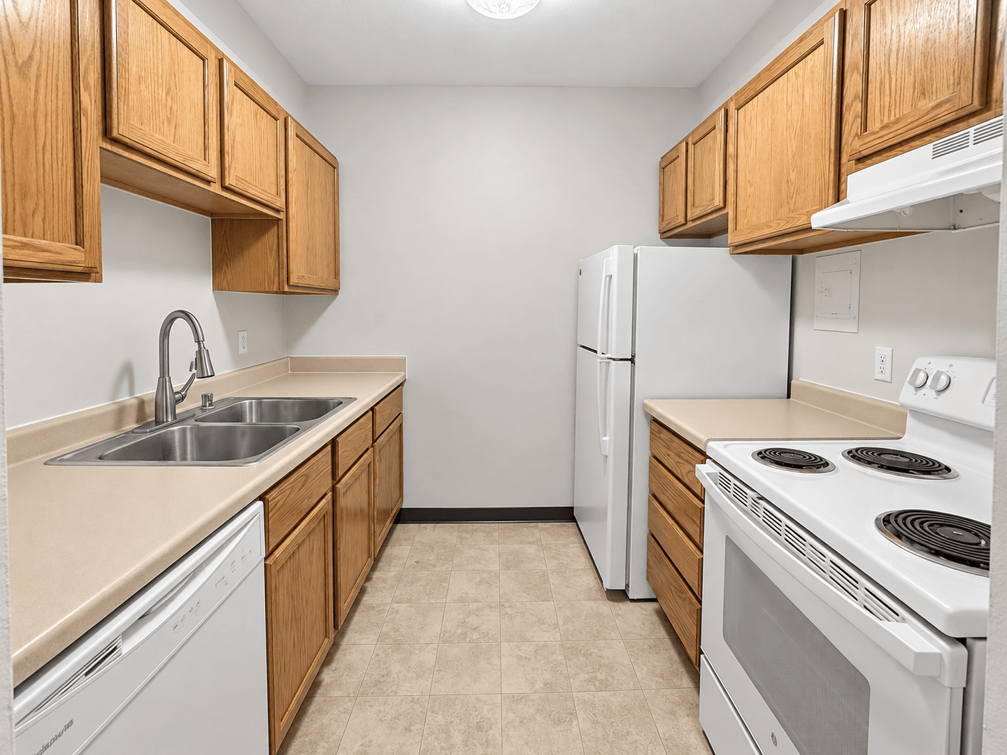 Sun Prairie Apartment: 242 Amber Trail