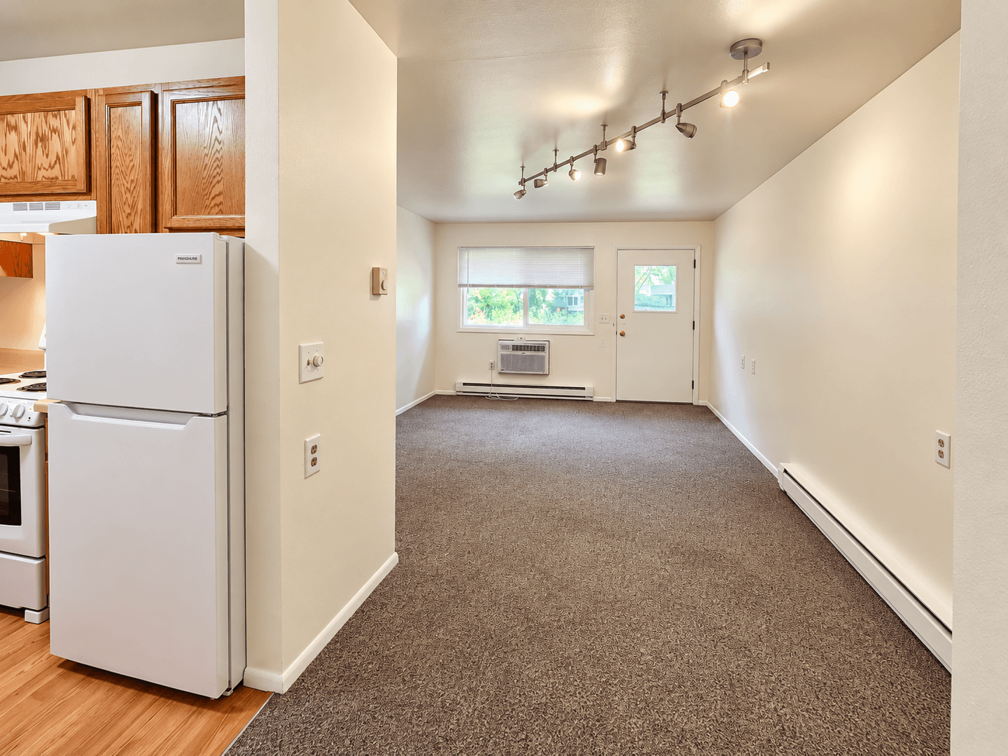 Sun Prairie Apartment: 617-736 Chase Boulevard