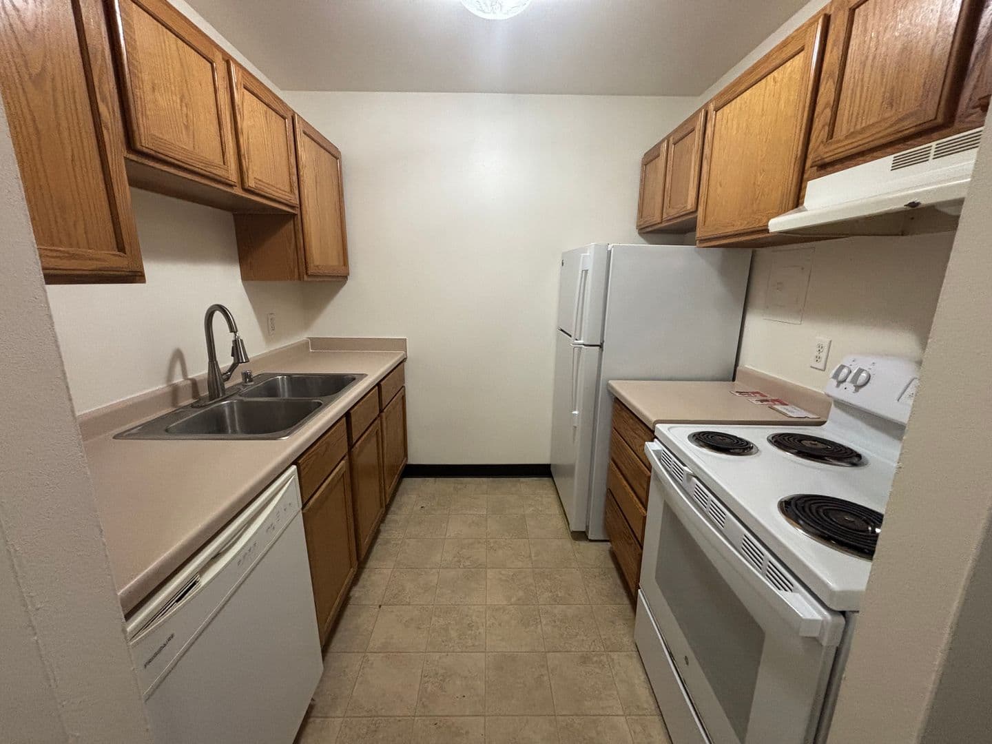 Sun Prairie Apartment: 242 Amber Trail