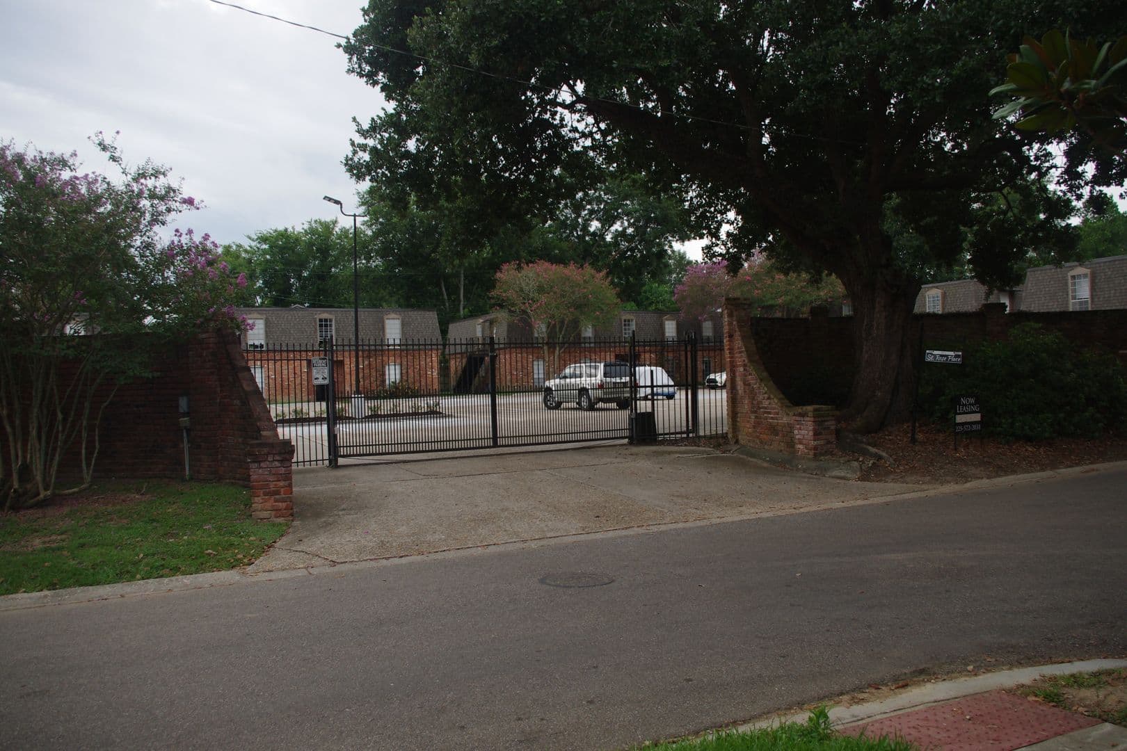Baton Rouge Apartment: 2500-2512 McGrath Ave