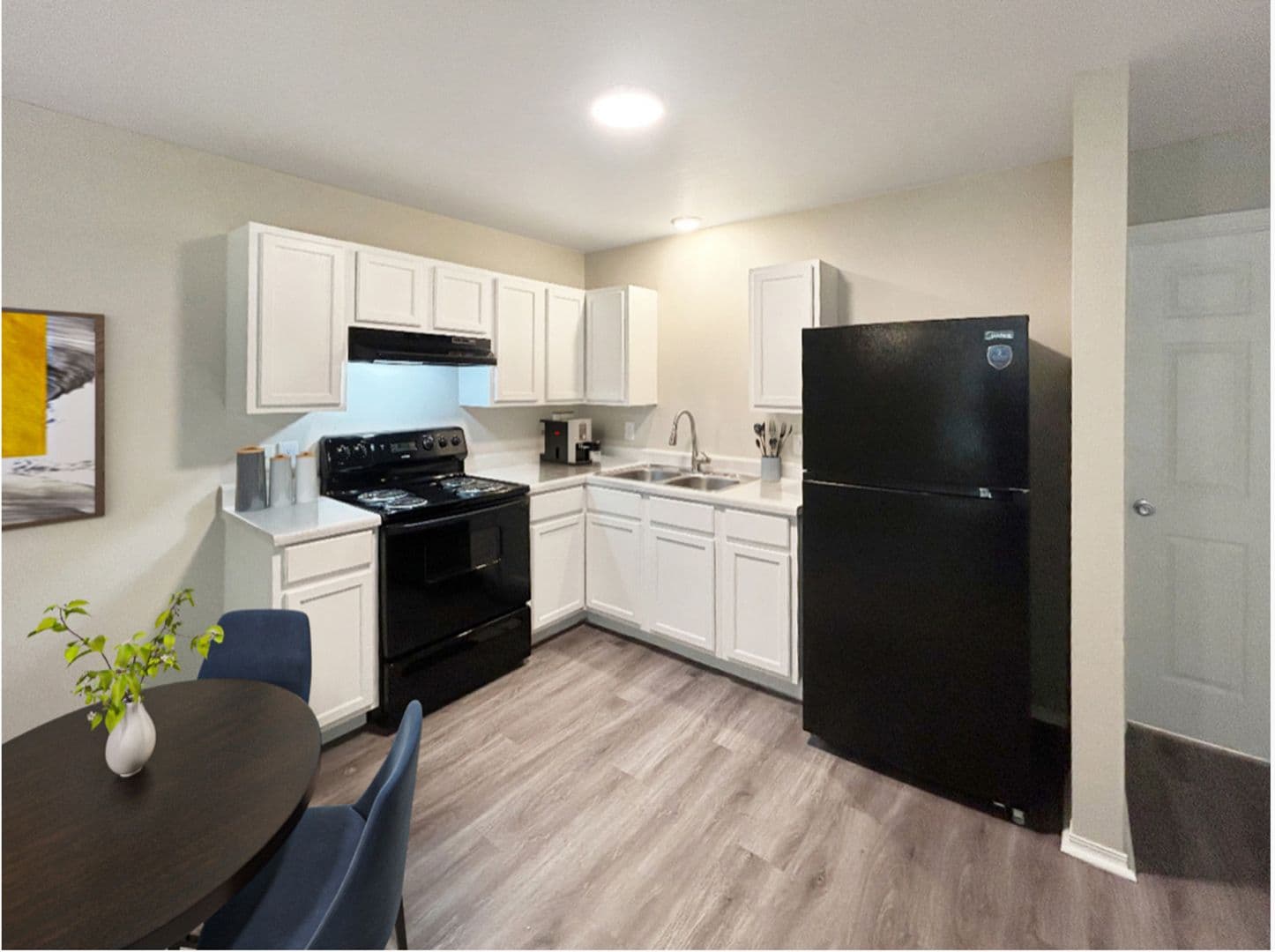 Springdale Apartment: 580 E Randall Wobbe Ln