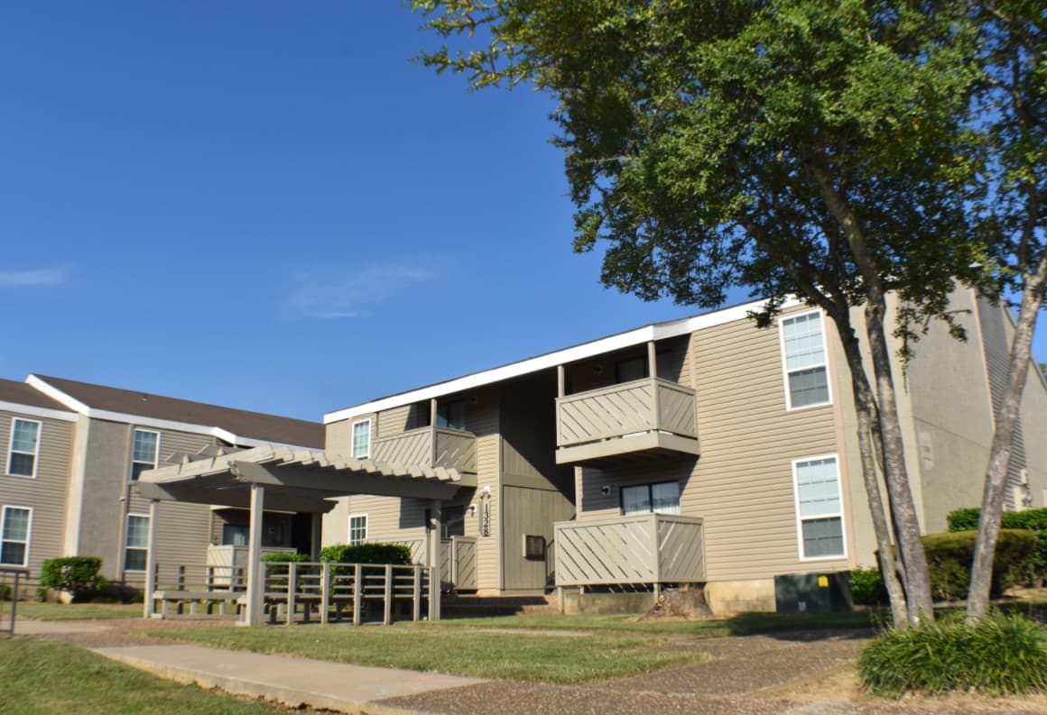 Fort Smith Apartment: 1224 North Albert Pike Ave