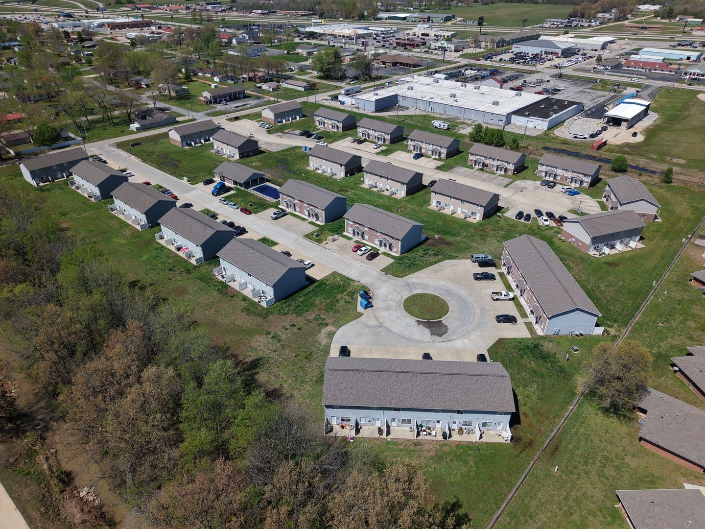 Dexter Apartment: Lyndel Ct