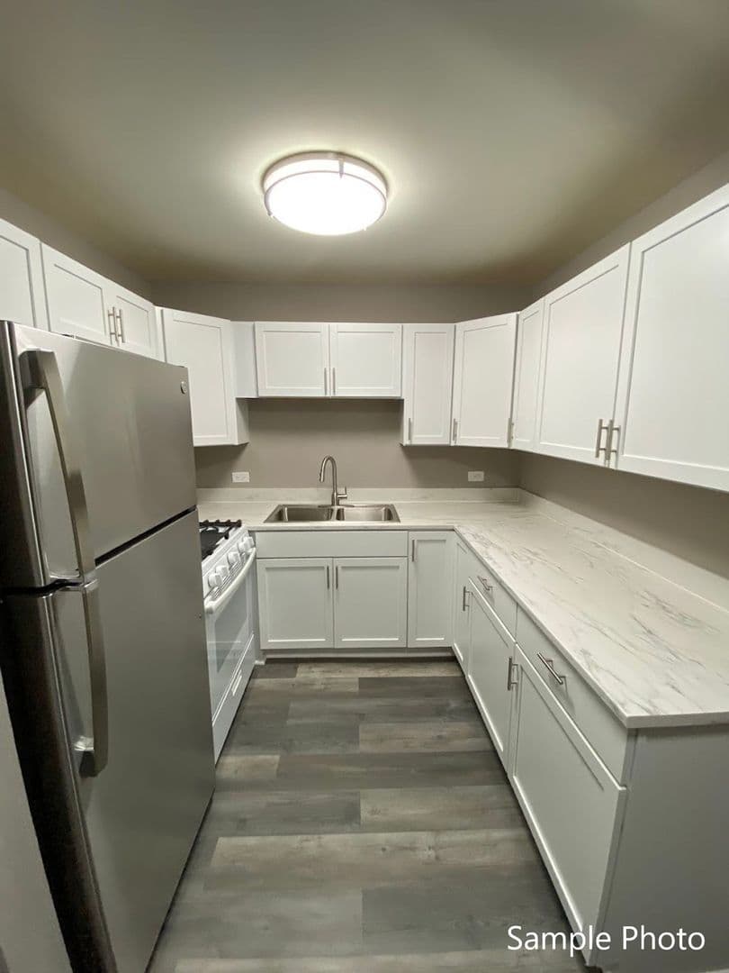 Gurnee Apartment: 4344 McClure Ave