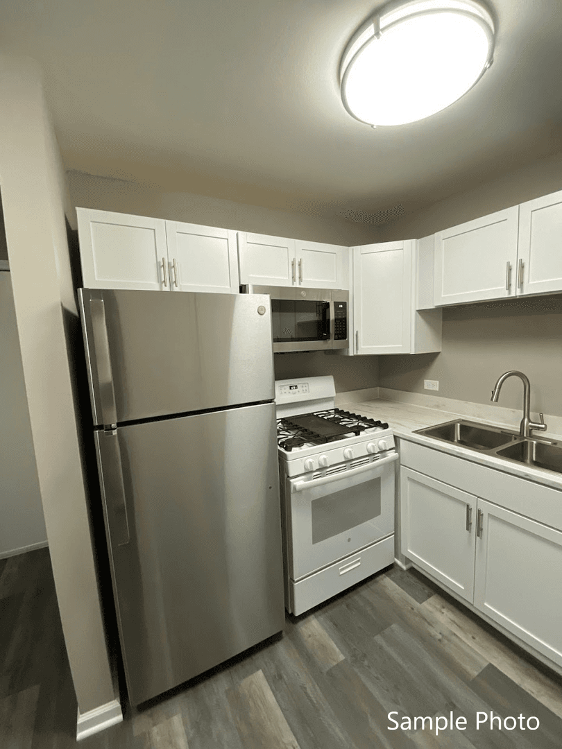 Gurnee Apartment: 4344 McClure Ave