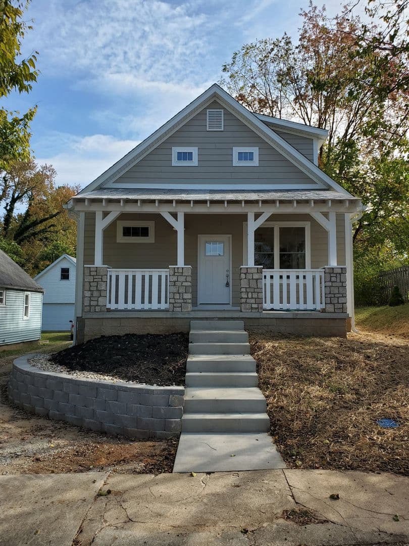 Bloomington House: 1313 S Lincoln Street