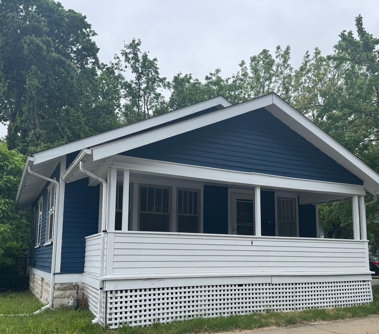 Bloomington House: 107 E Grimes Lane