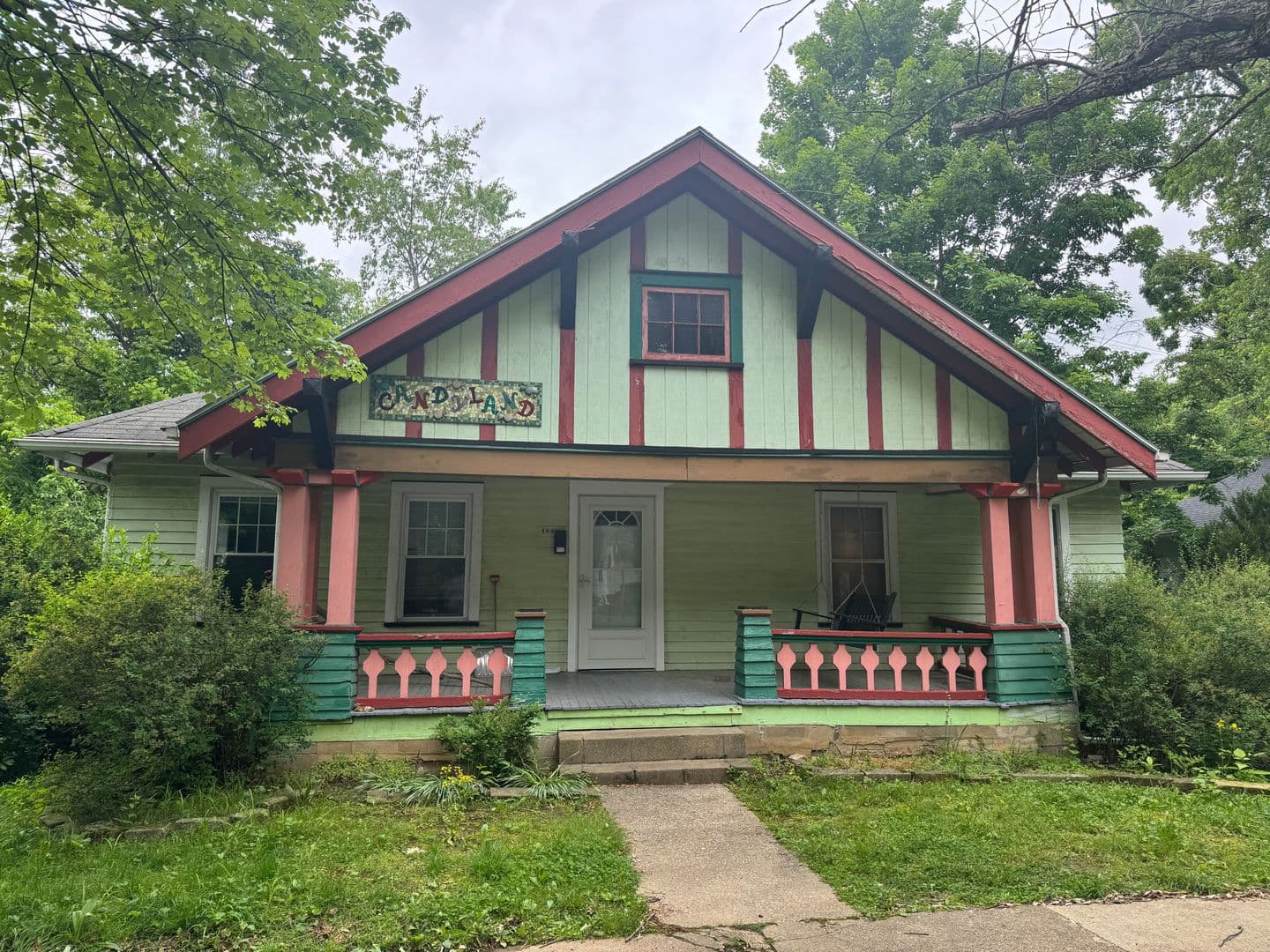 Bloomington House: 109 E 12th Street