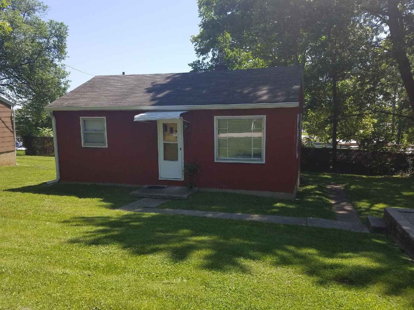 Bloomington House: 725 S Anna Lee Lane