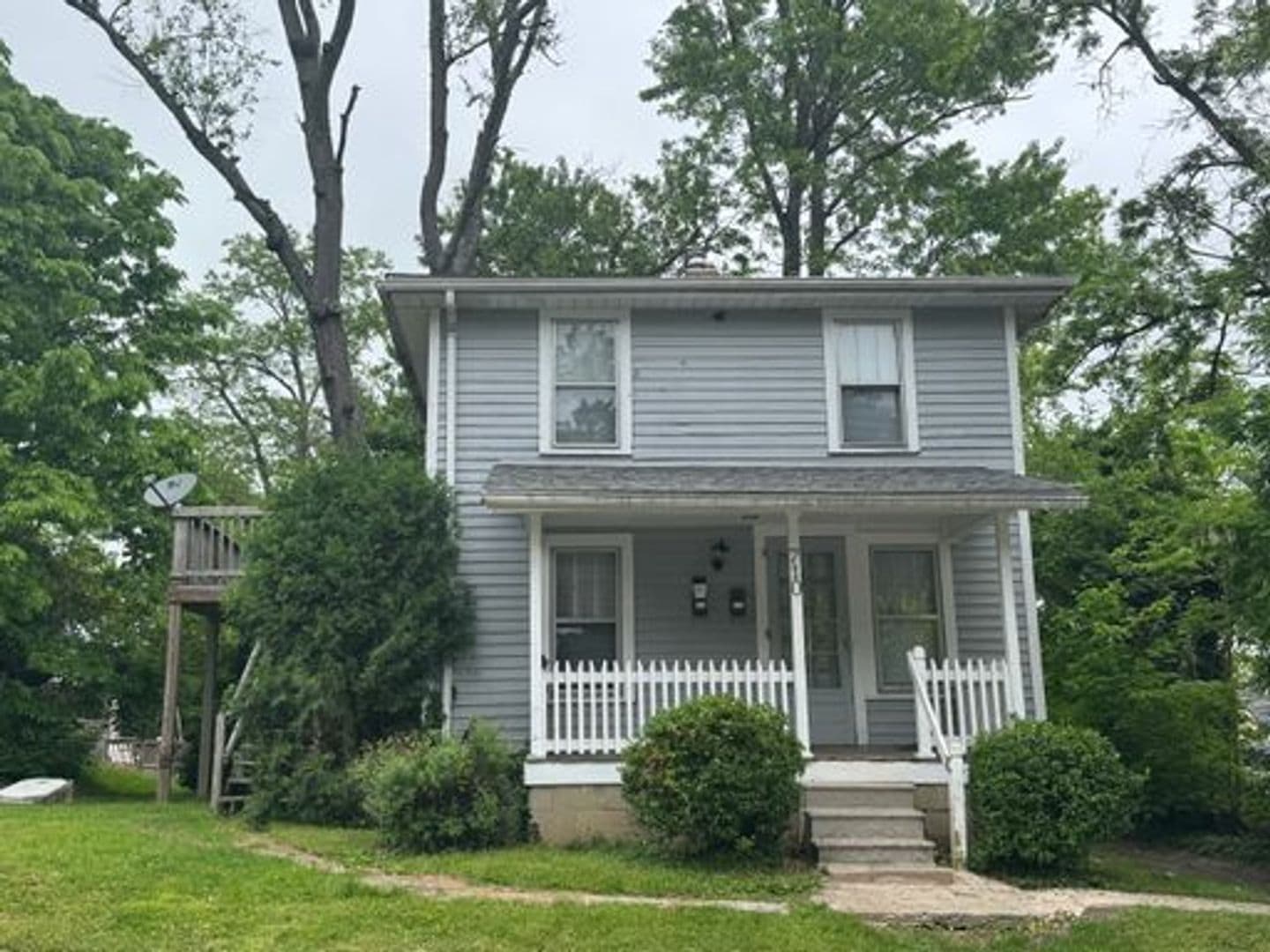 Bloomington Apartment: 710 N Lincoln Street