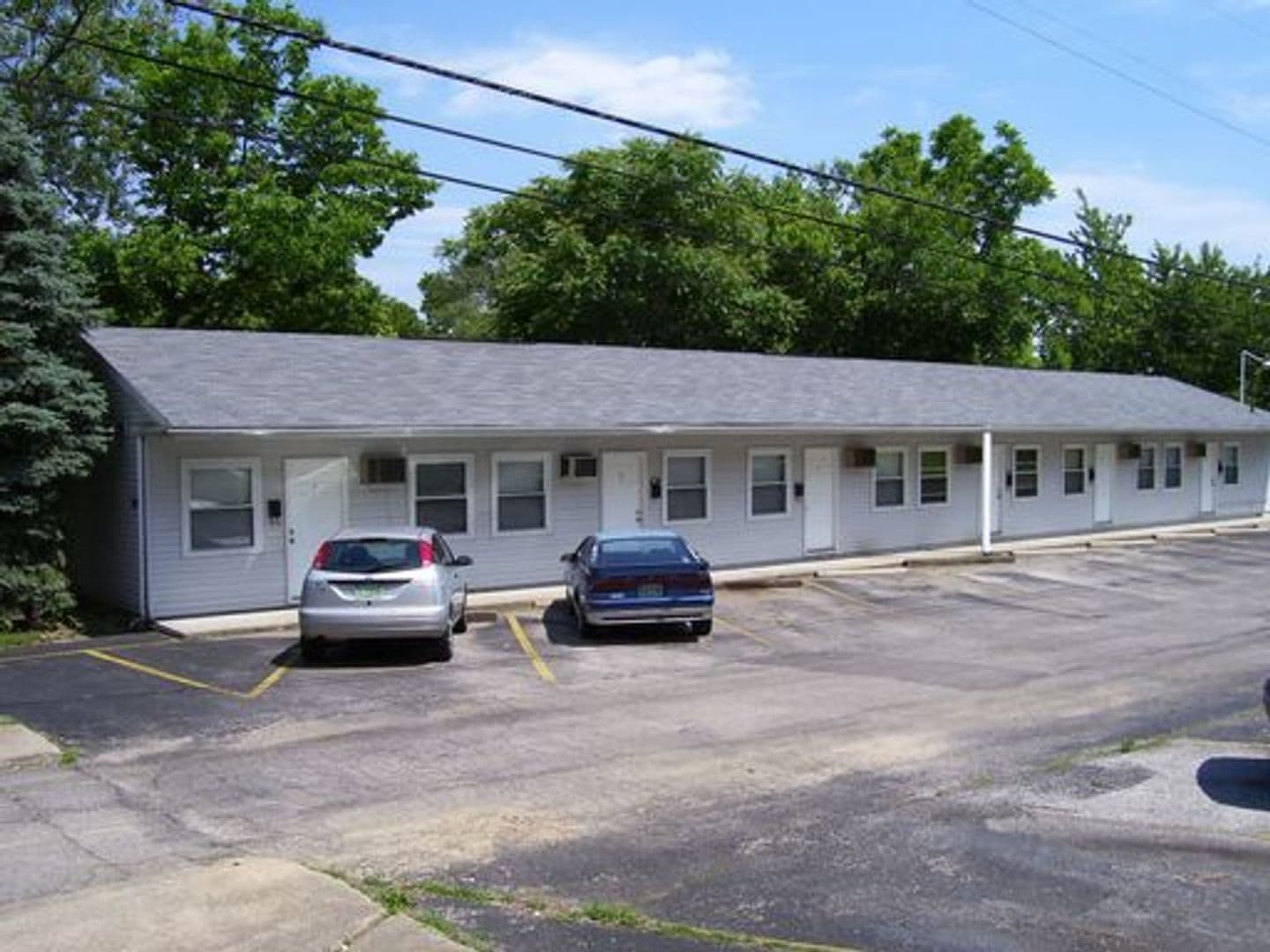 Bloomington Apartment: 713 W 12th Street