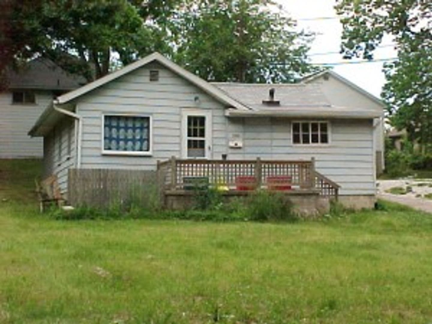 Bloomington House: 1000 W Cottage Grove Avenue