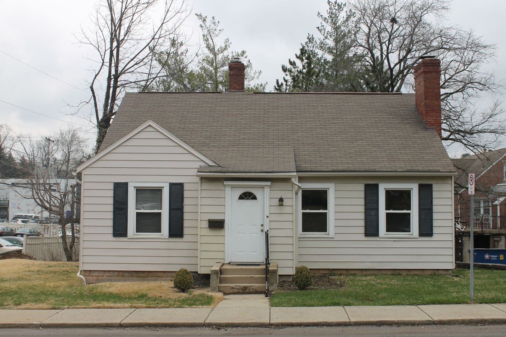 Bloomington House: 1321 E Atwater Avenue