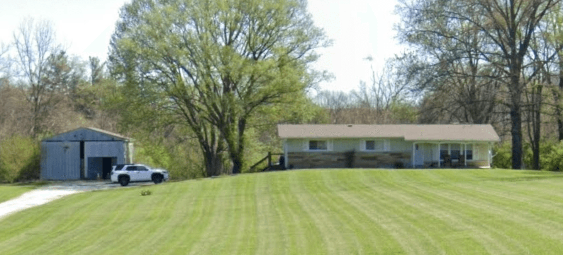 Bloomington House: 4330 N Kinser Pike