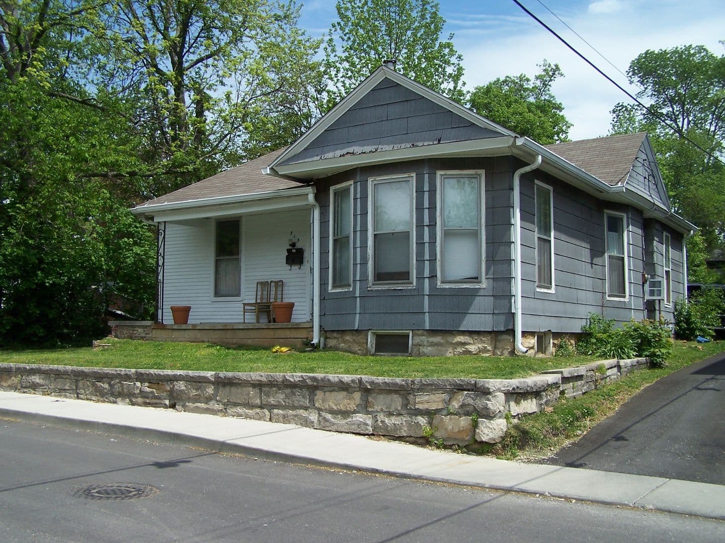 Bloomington House: 515 S Park Avenue
