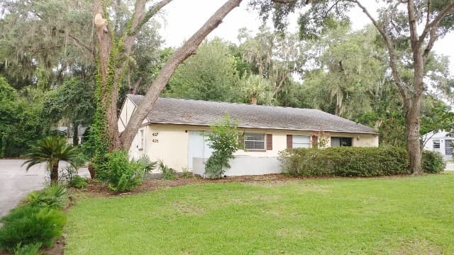 Inverness Apartment: Seminole Ave, S
