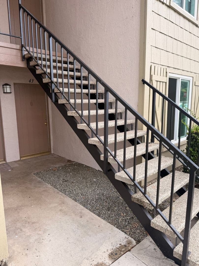 Lake Forest Apartment: 23251 Los Alisos Blvd