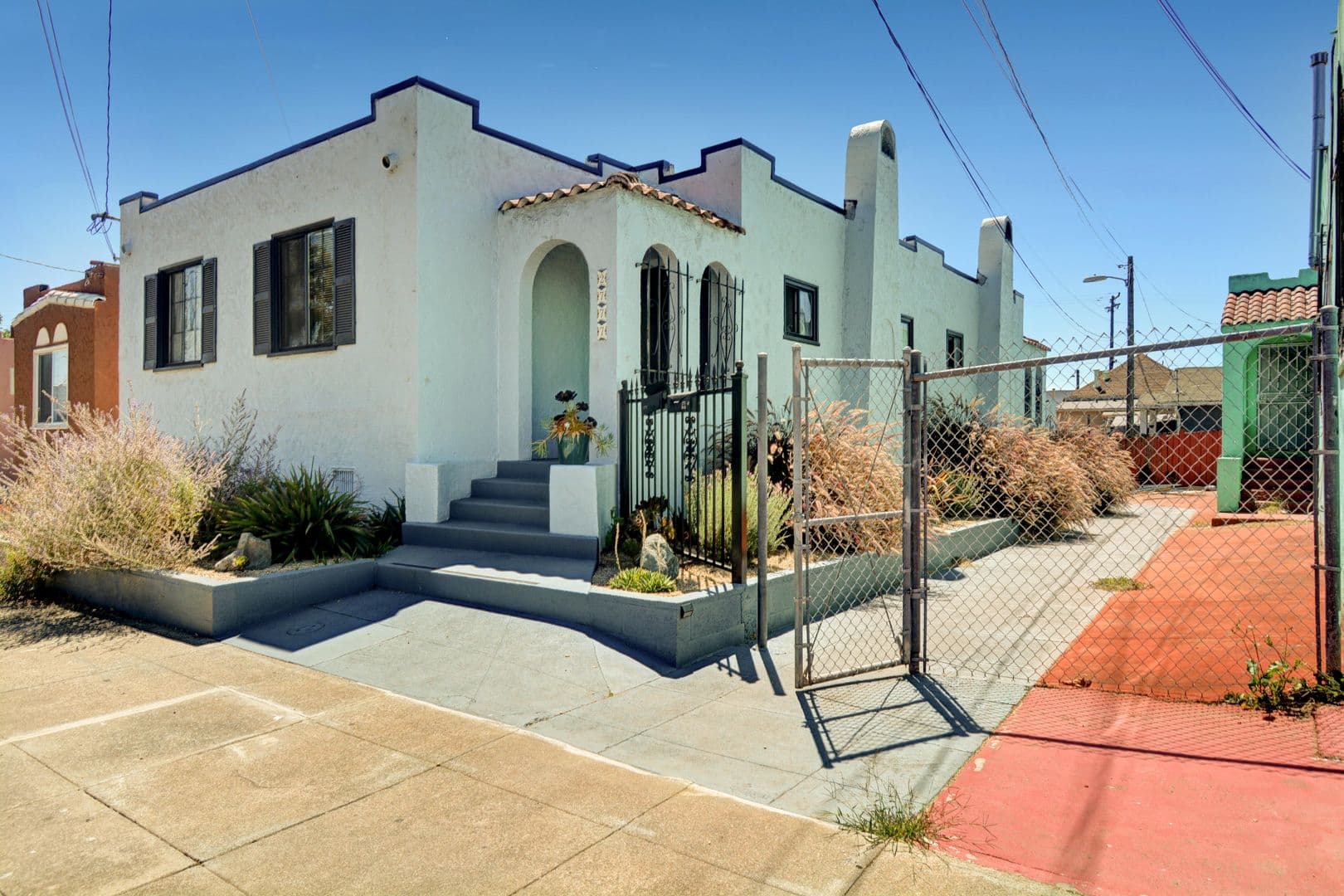 Oakland Apartment: 2775-2777 E.21st Street